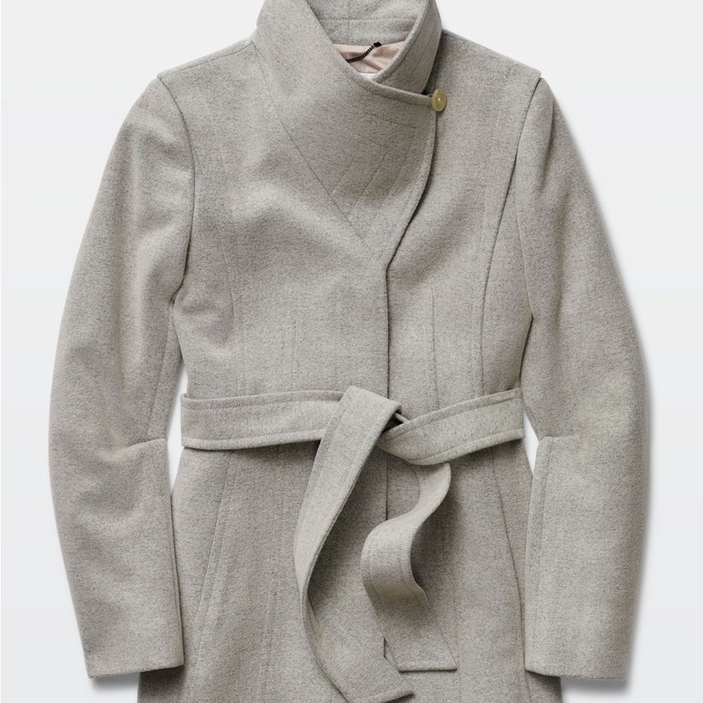 Aritzia Babaton Spencer Coat
